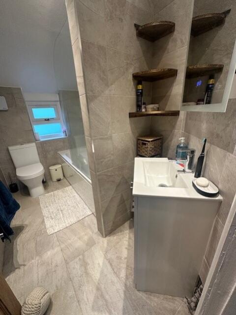 Bathroom 4