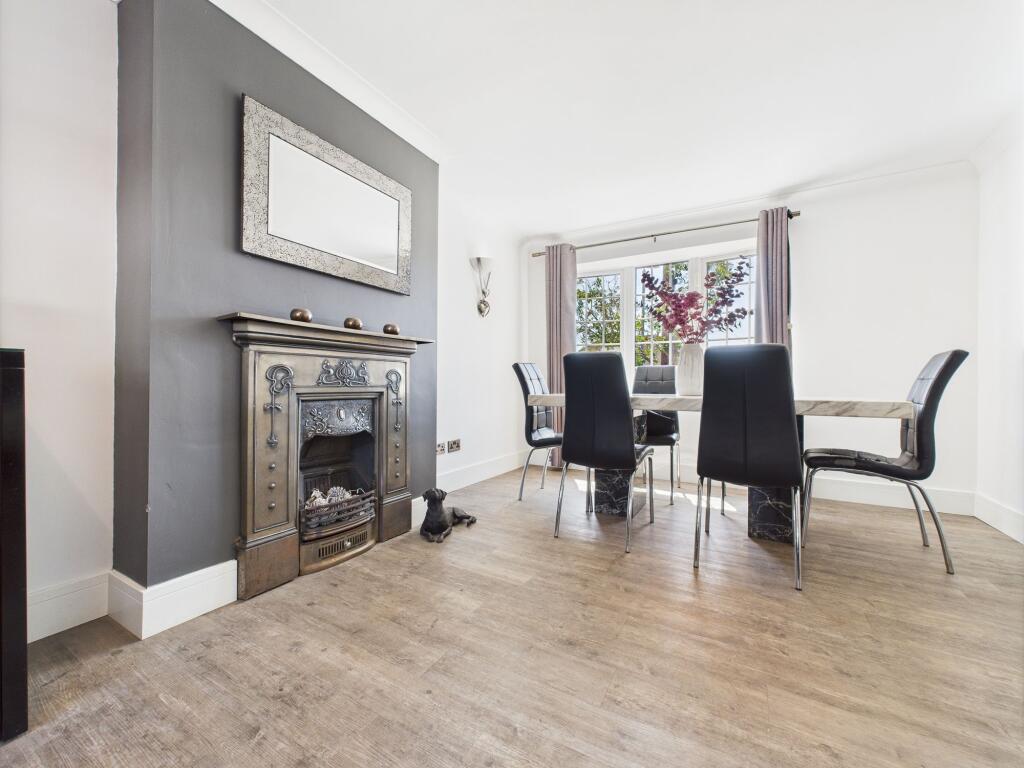 Sitting/Dining Room