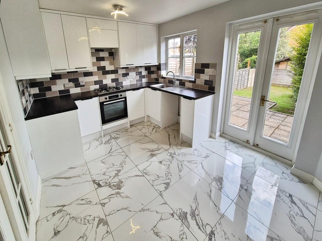 Kitchen/Breakfast...