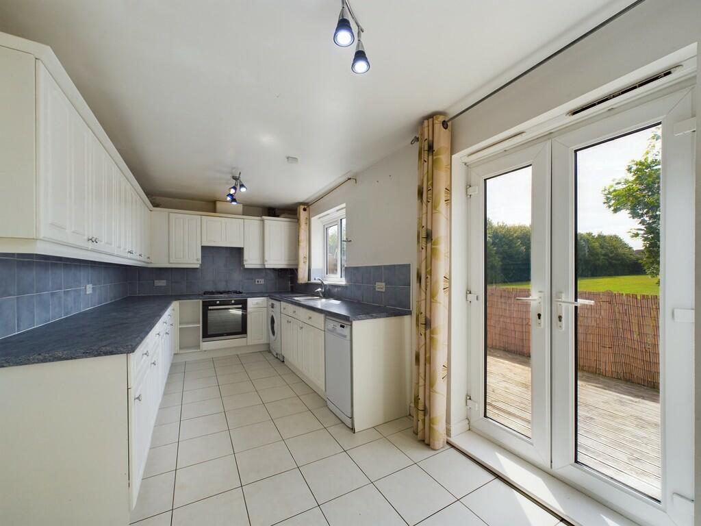 CAM02060G0-PR0214...