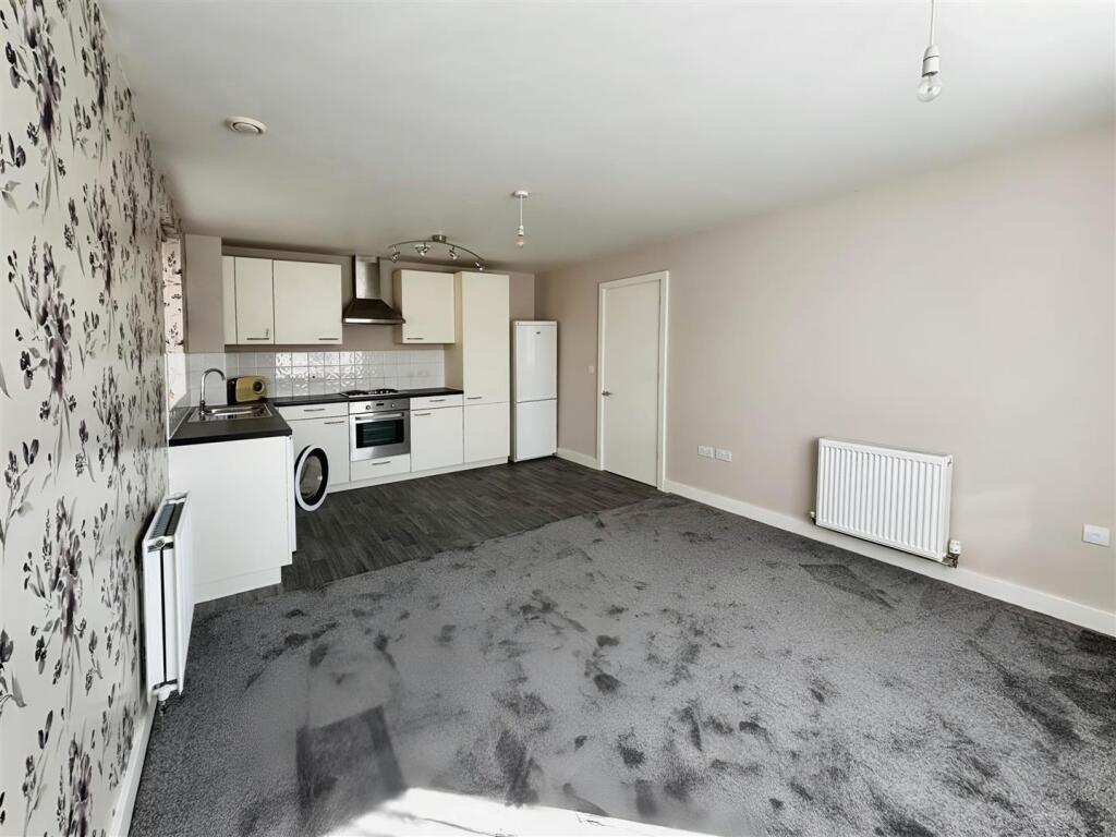 11897baf-Livingg.Kitchen 201.jpg