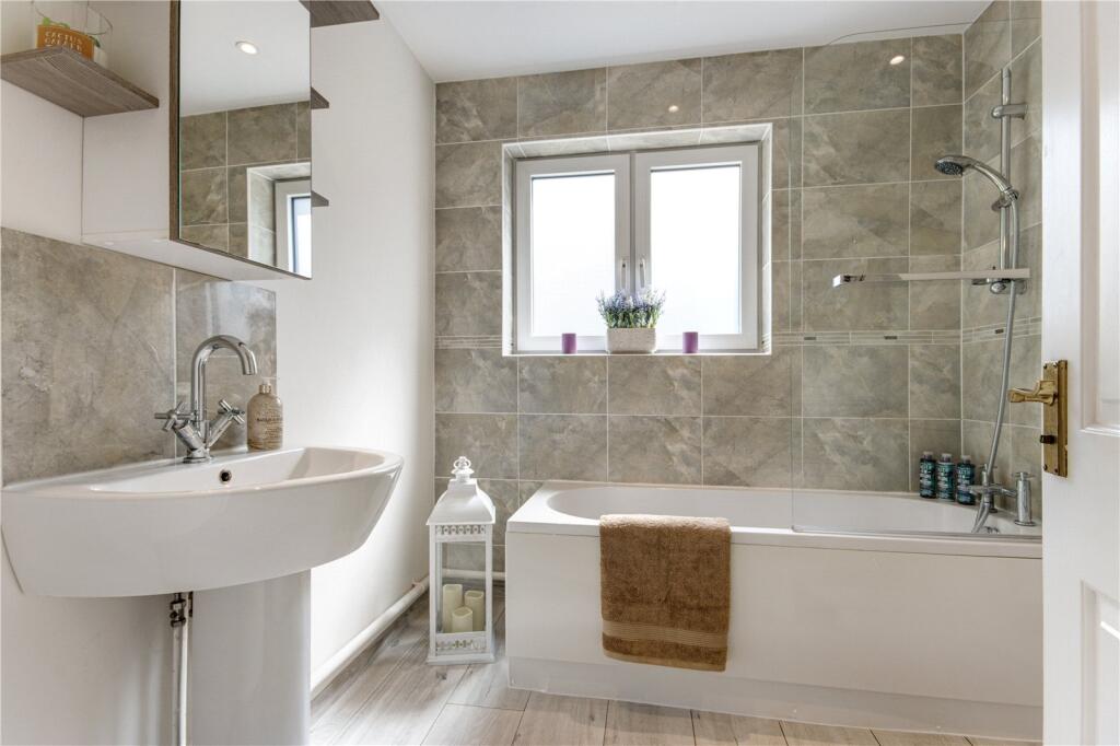 En Suite Bathroom