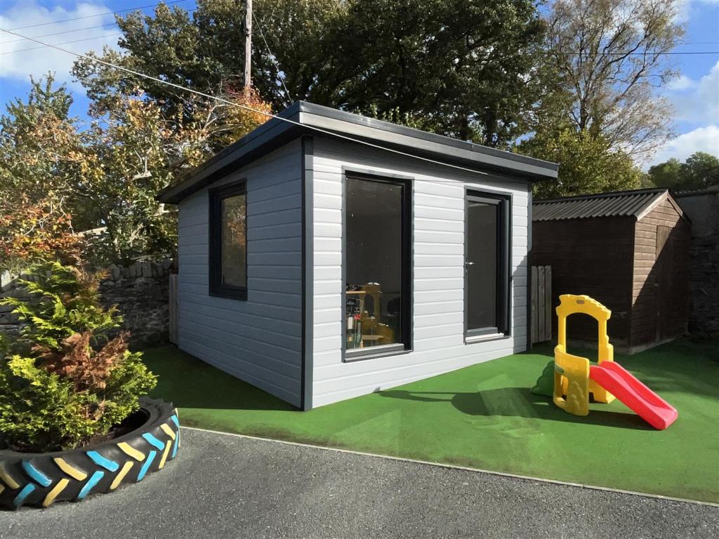 External Cabin
