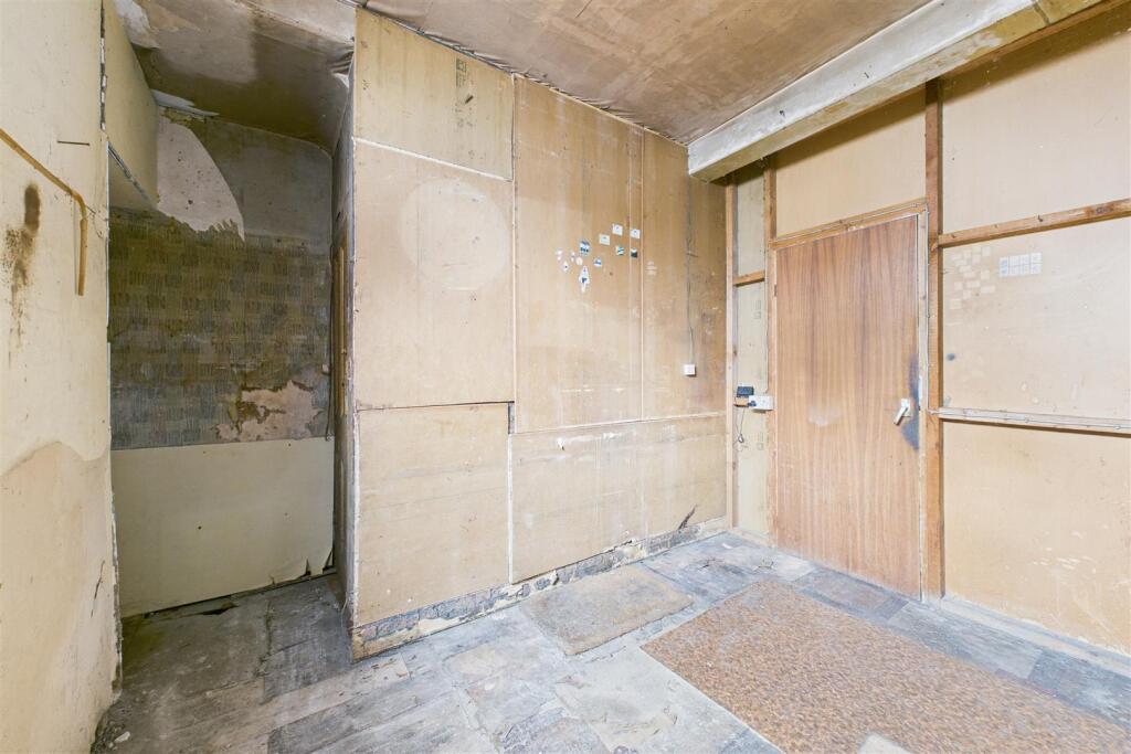 366 Two Mile Hill Road, St George, Bristol BS15 1A