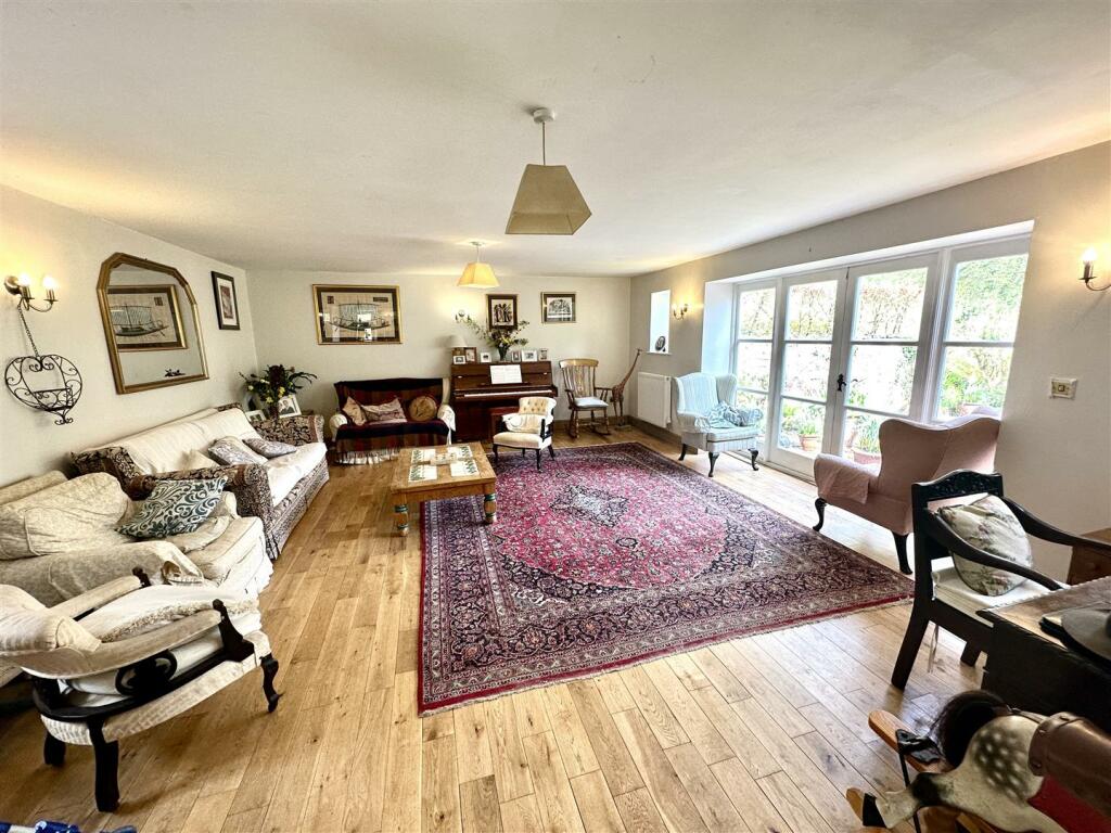 DRAWING ROOM