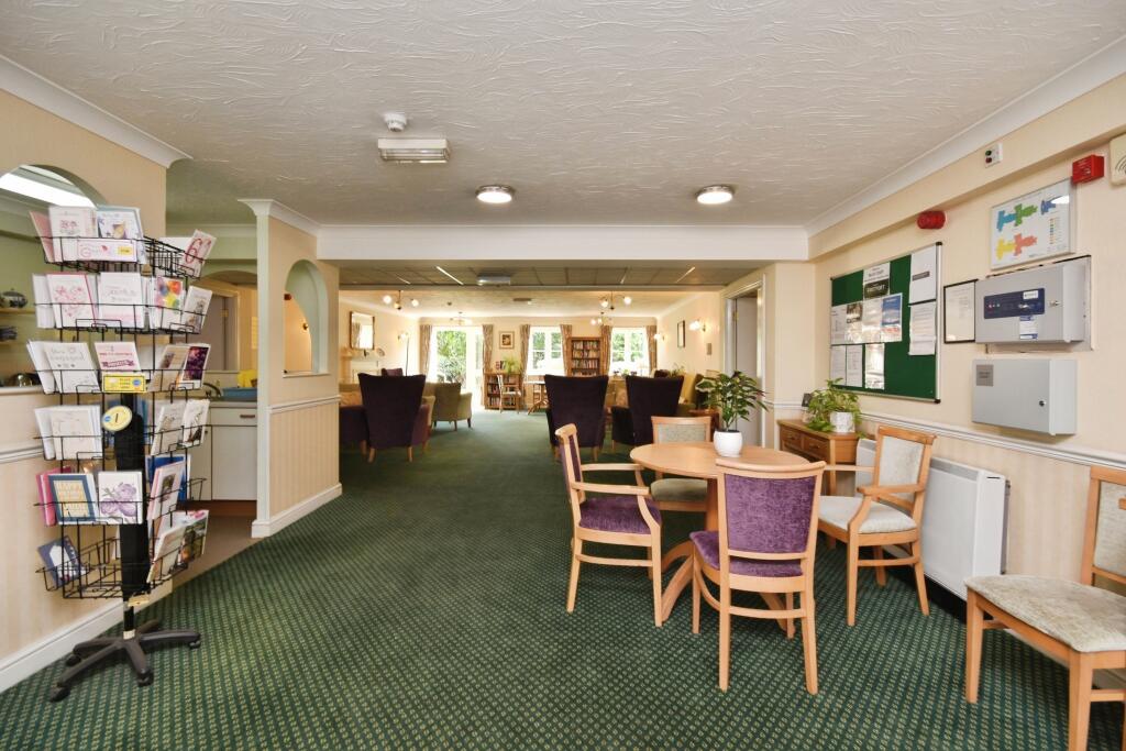 COMMUNAL LOUNGE