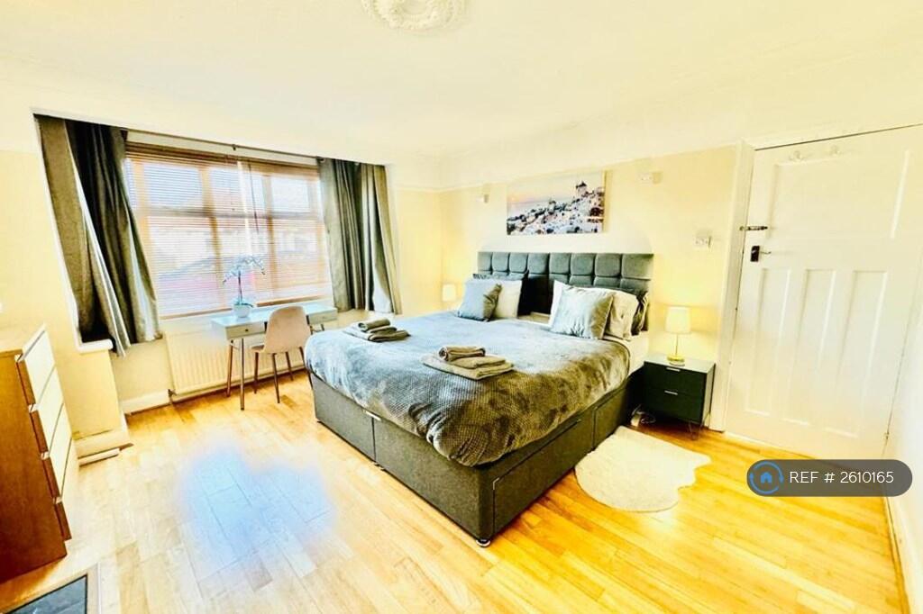 Bedroom 1 With Super King-Size Bed