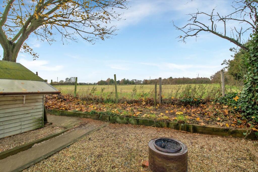 Tanwood Cottage, Drinkstone [Garden] 04 v2.jpg