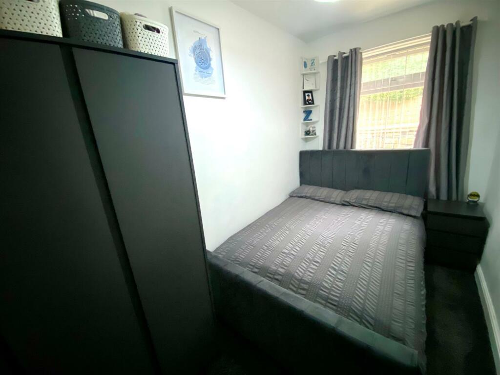 bed 2.jpg