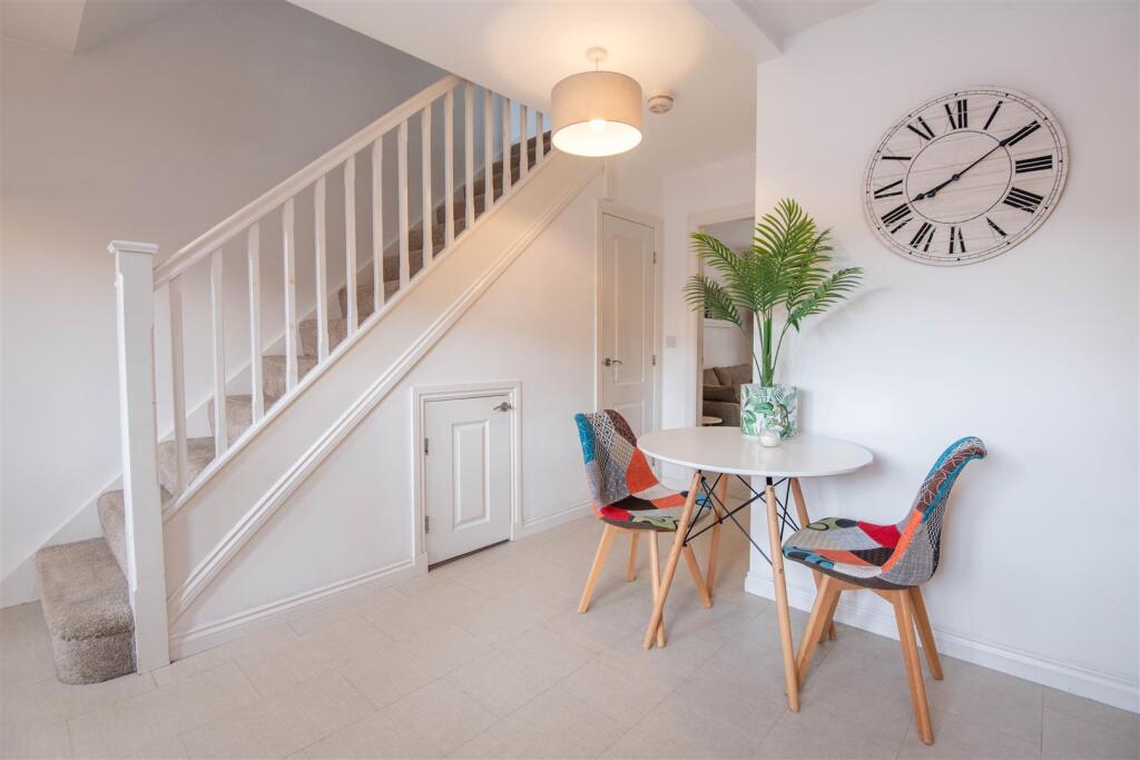 Kitchen / Entrance