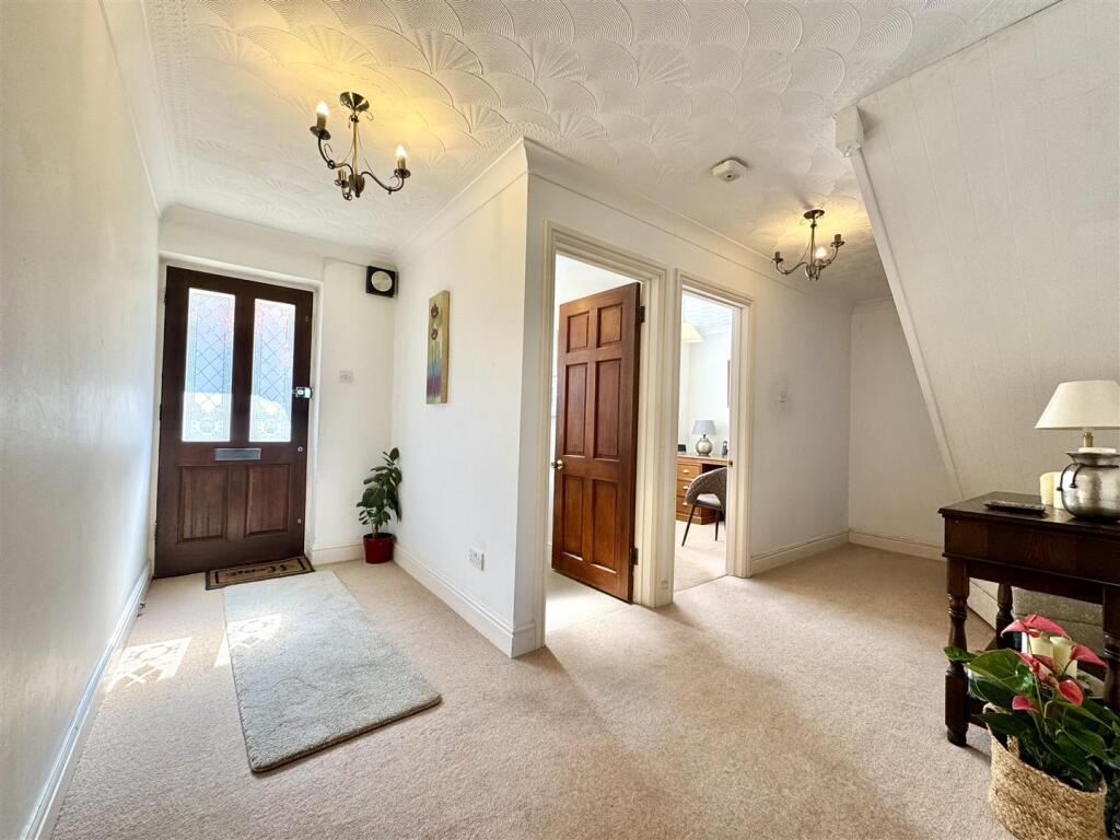 ENTRANCE HALL
