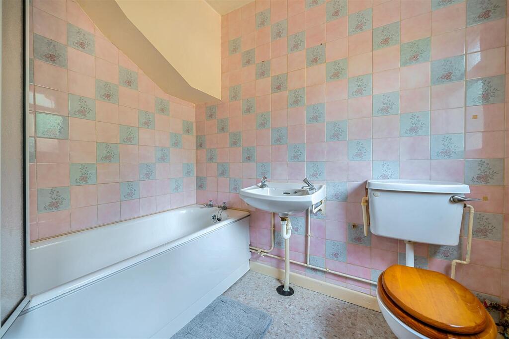 Mill Meadow Bathroom.jpg