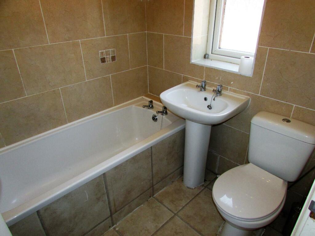 ClaphamSt3bath.JPG