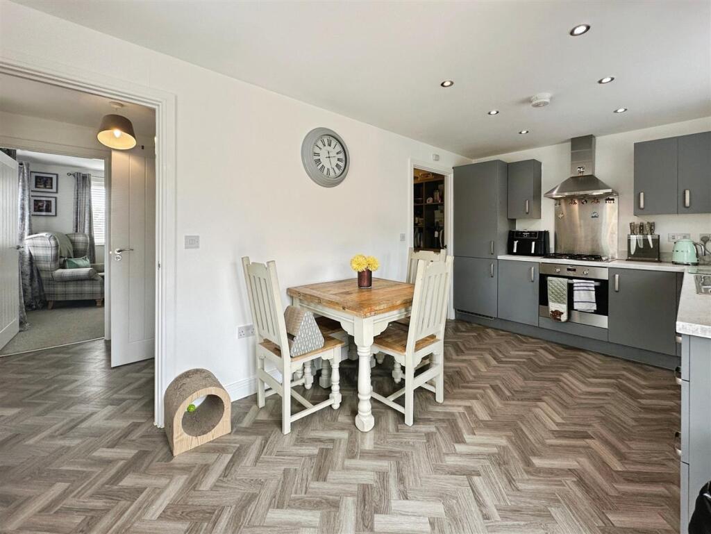 91925d52--48BF-9729-A695F58E2904-16722-0000054ACF6