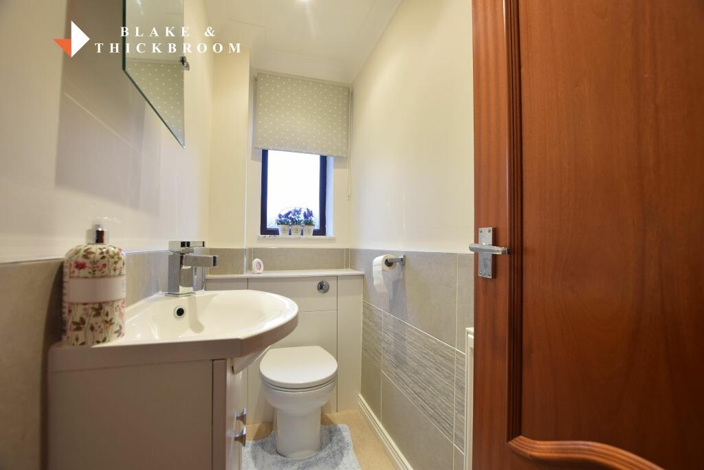 GROUND FLOOR CLOAKROOM