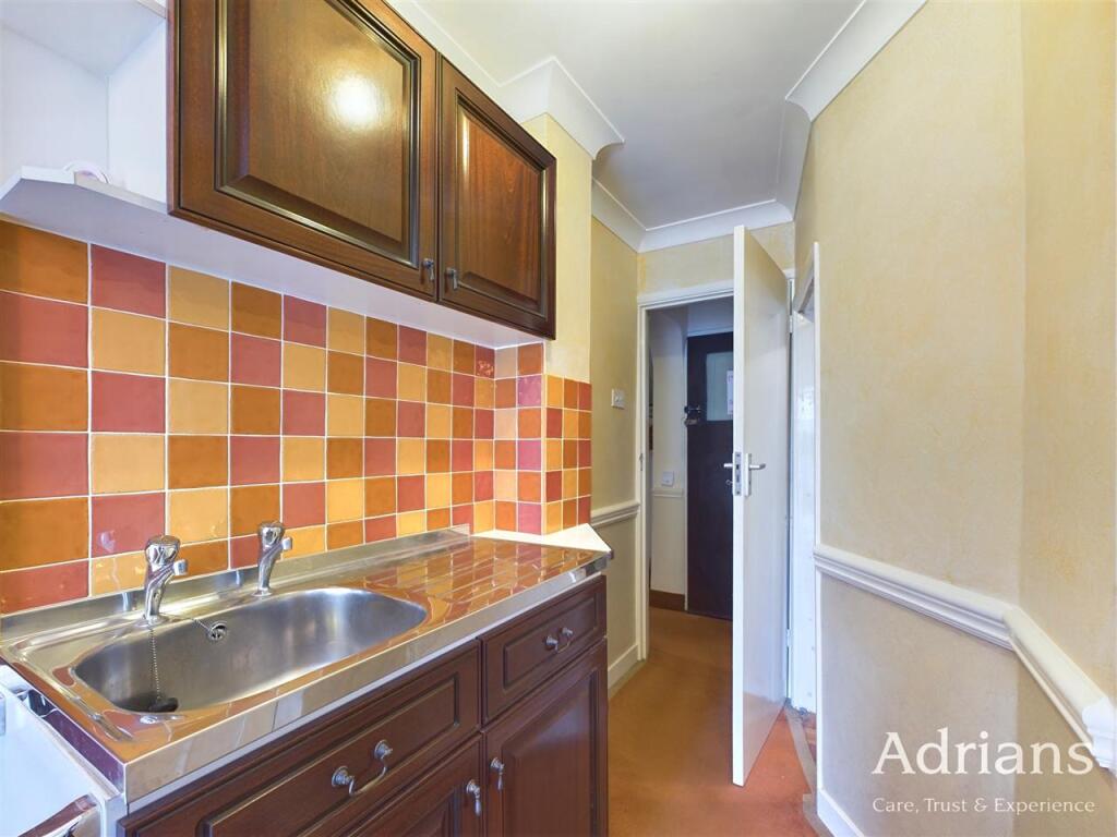 KITCHENETTE AREA