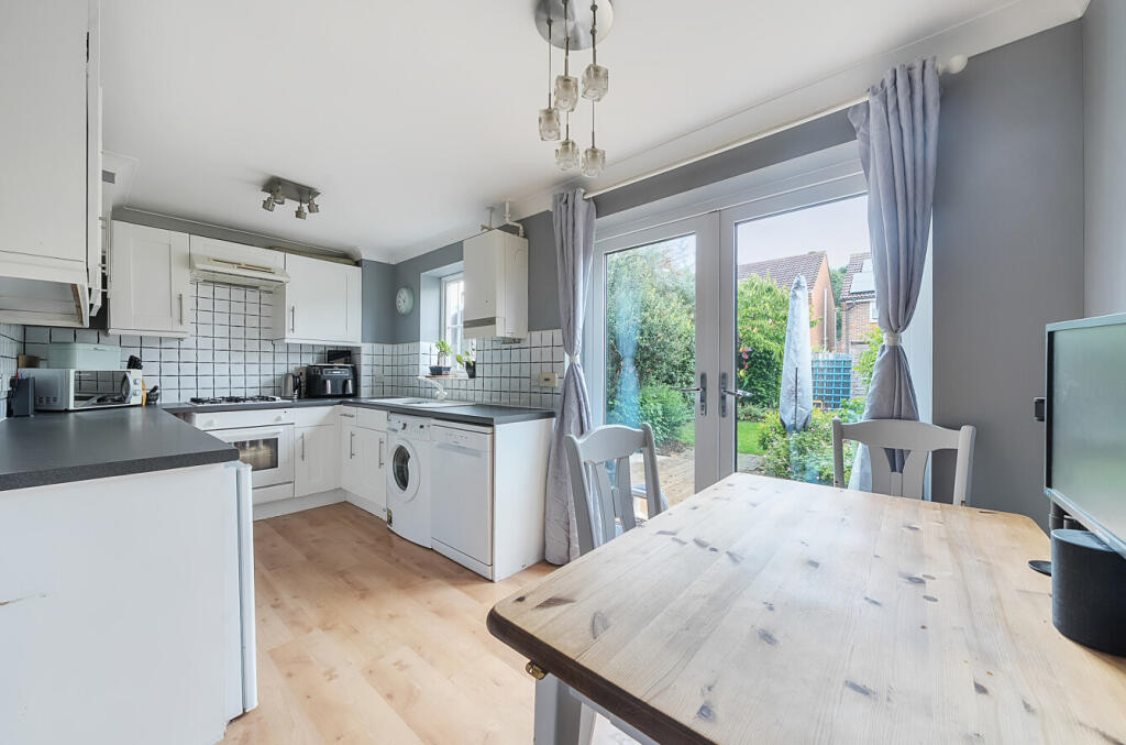 1330177-5-6890ade...