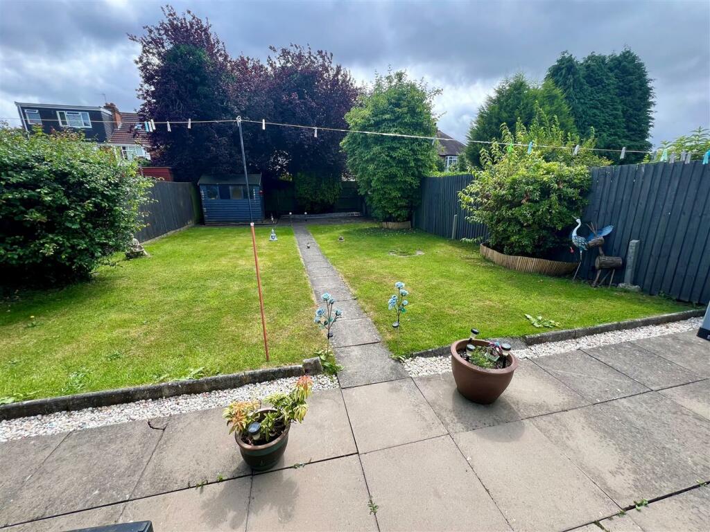 SOUTH FACING REAR GARDEN
