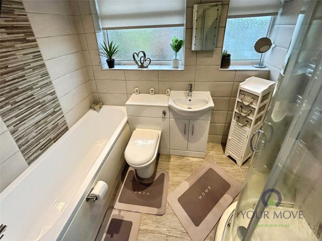 Bathroom/Shower W/C