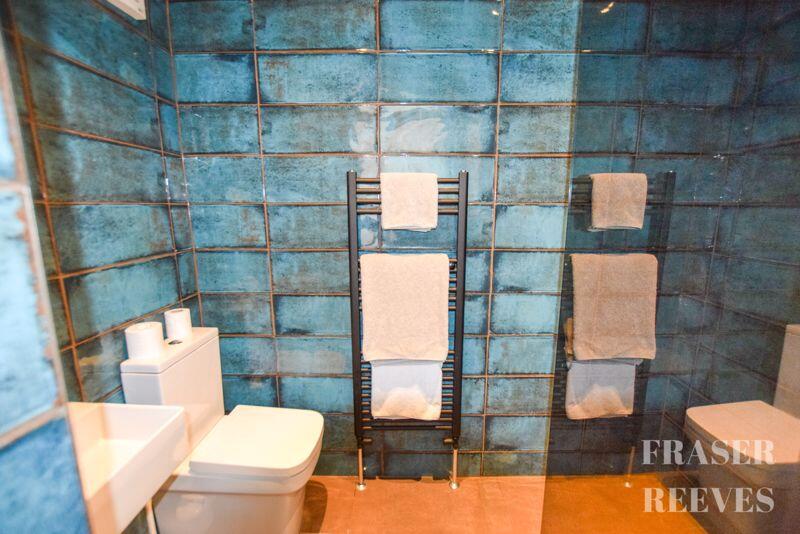 Contemporary Ensuite