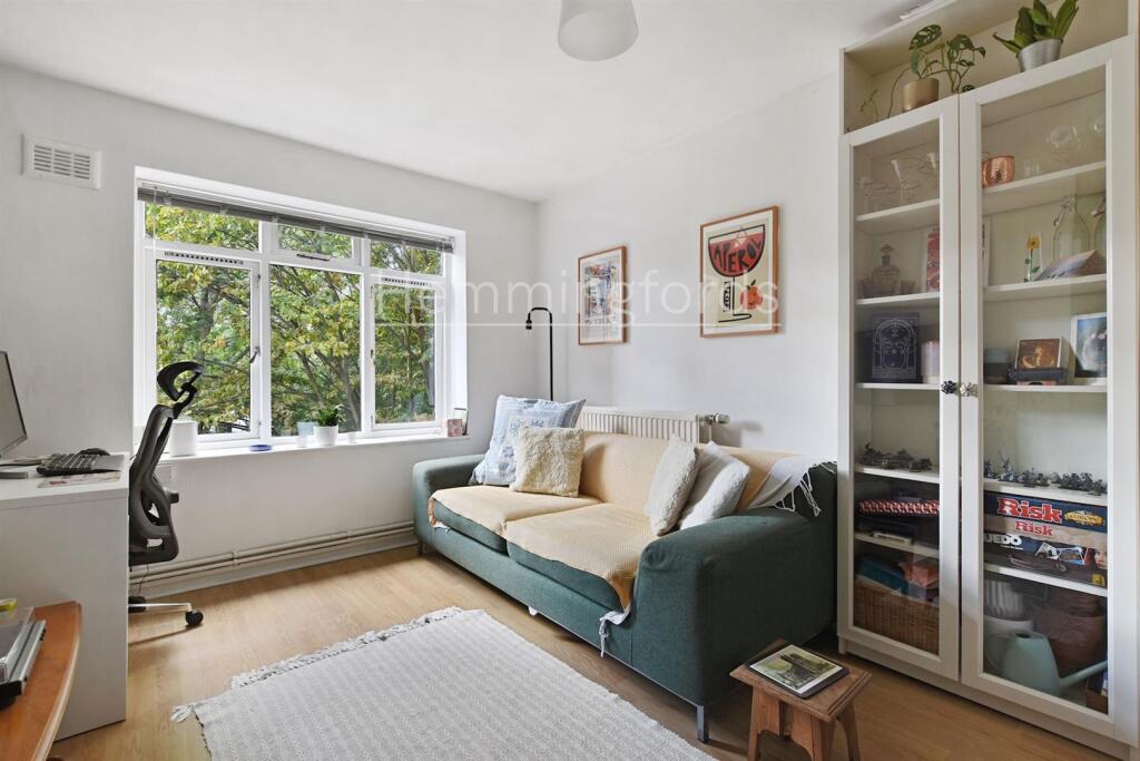 10-935fGCHMF - 34 Cluse Court - Reception 2 -Origi