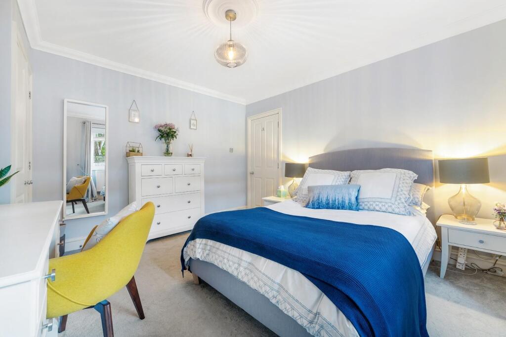 Bedroom (2).JPG