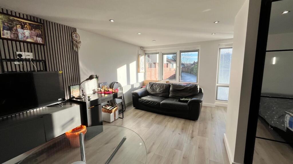 96 Ash Road, Headingley, Leeds