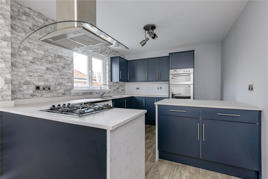 Hawk Crescent 14