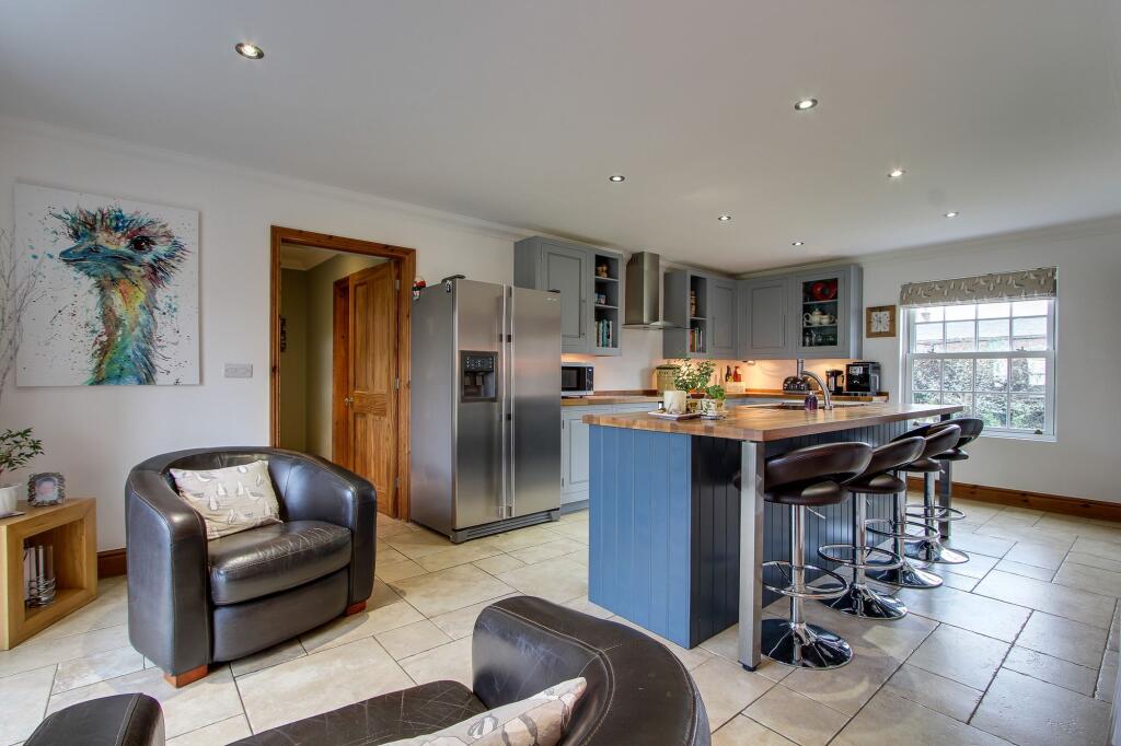 Kitchen/Breakfast Room