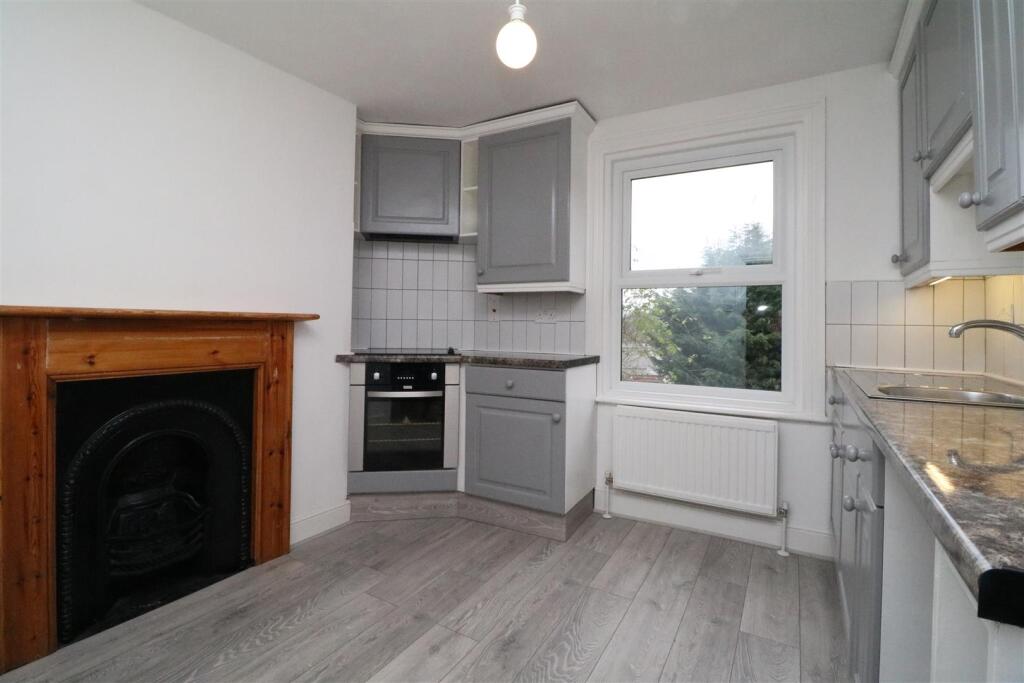 KITCHEN/BREAKFAST ROOM