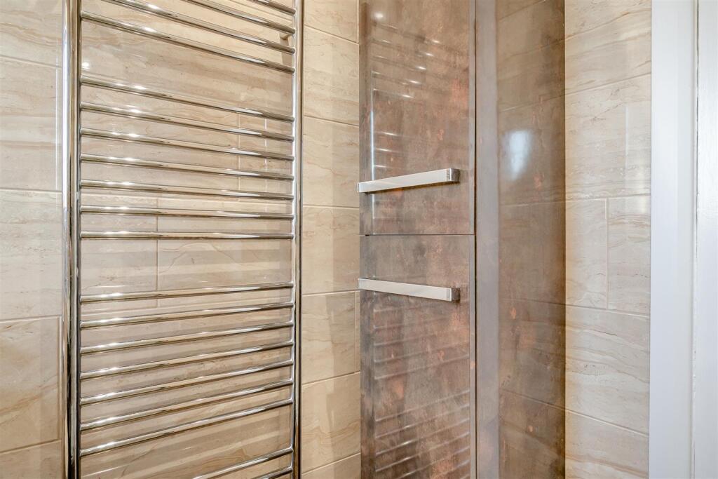 8638834-interior25.jpg