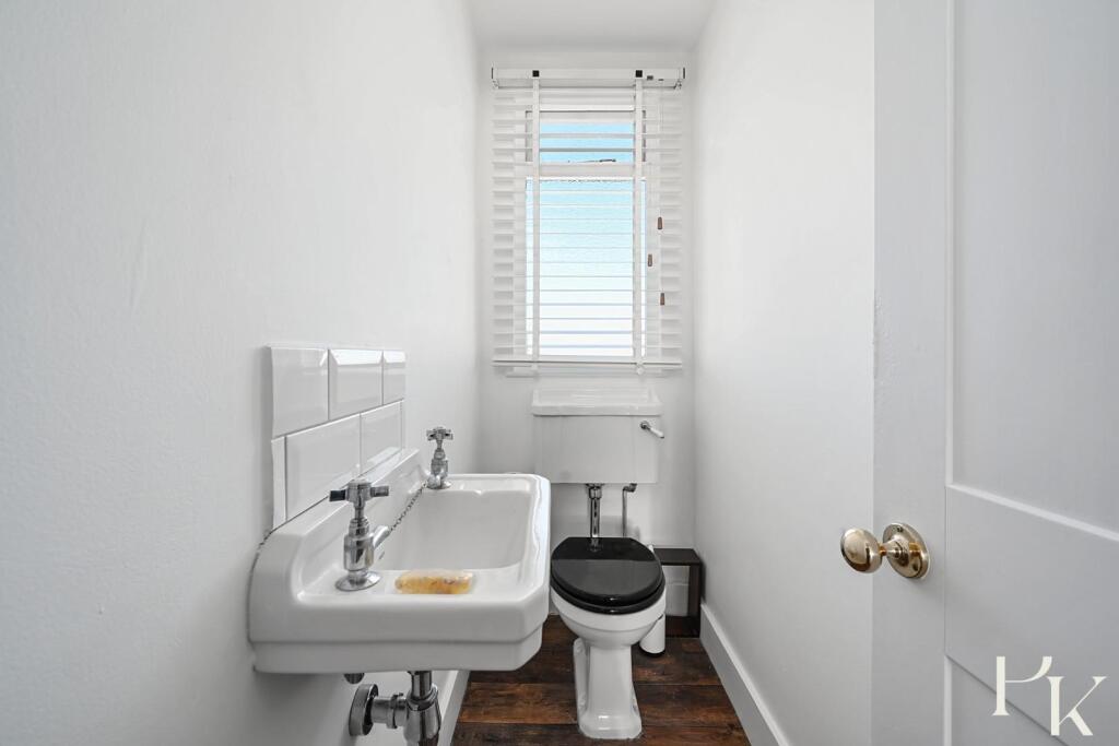 Flt4 , 24 Westbourne Gardens (12).jpg