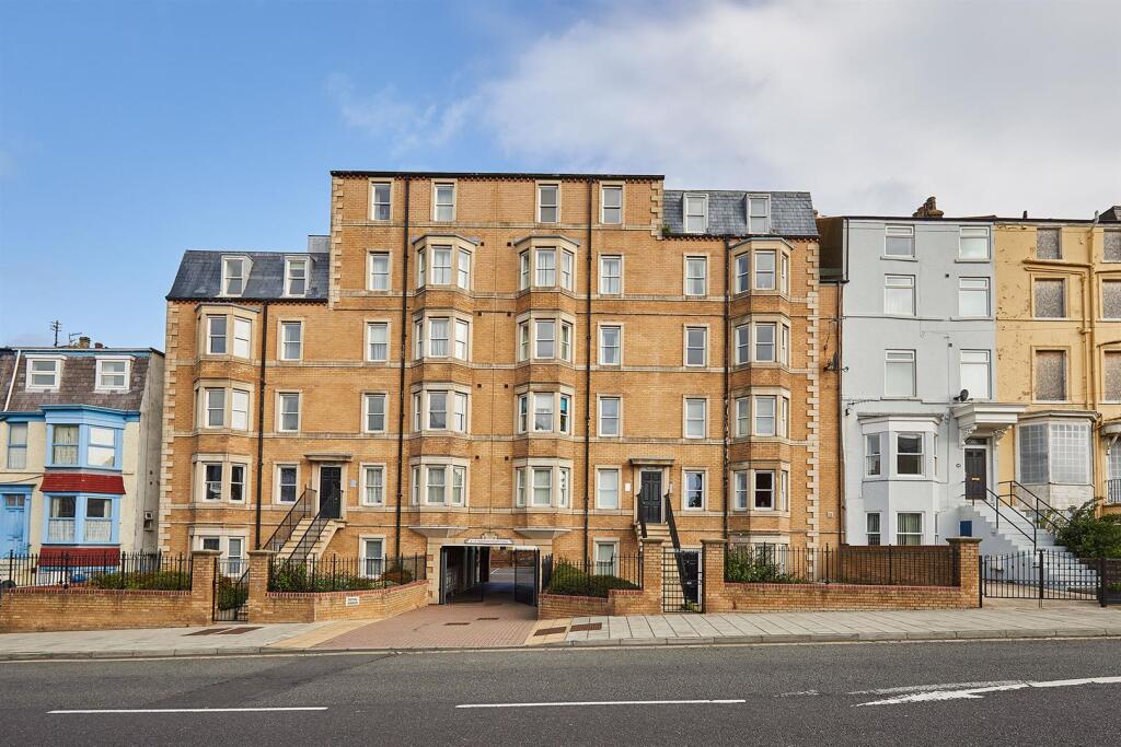 Copy of stay-north-yorkshire-royal-sands-6-scarbro