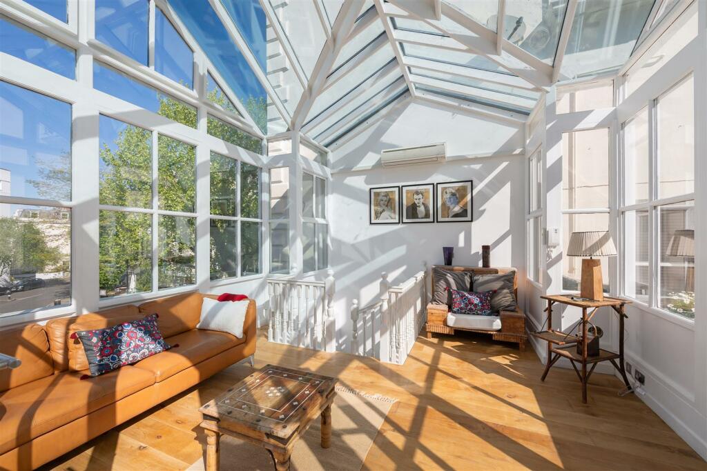 1a Warrington Crescent Hi-29.jpg