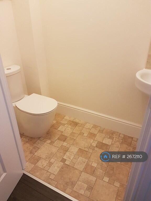Downstairs Toilet 
