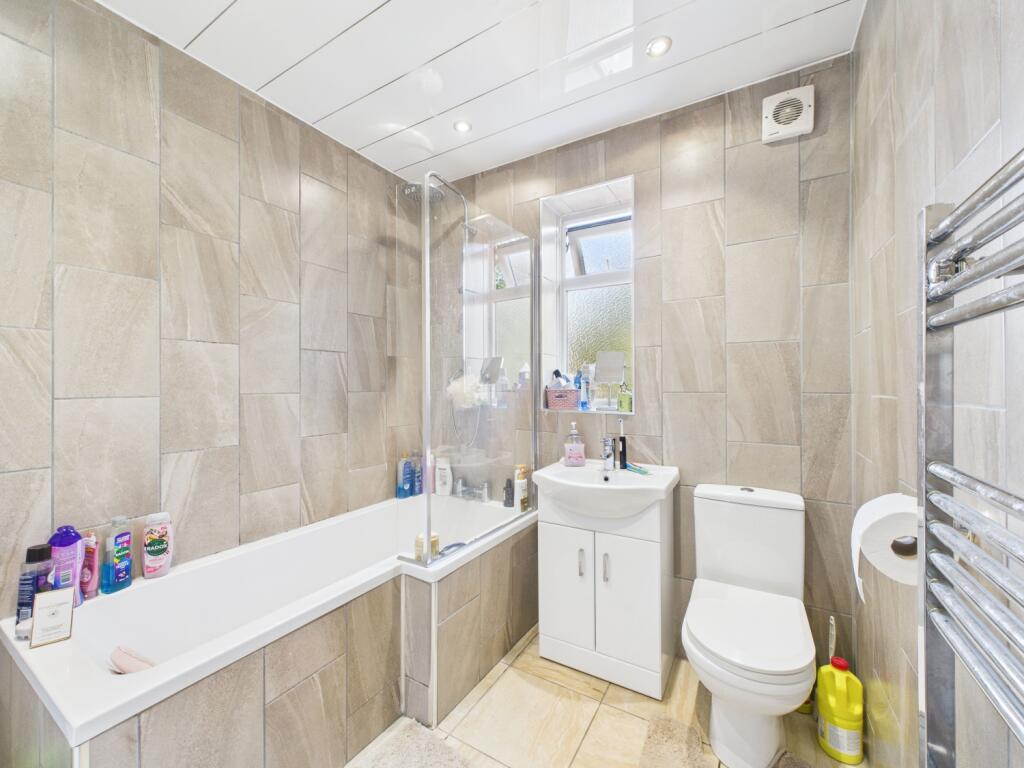 CAM02093G0-PR0057-STILL011