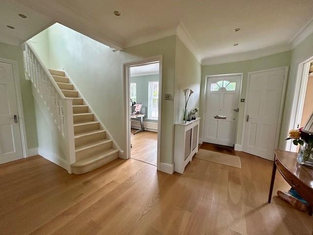 7 Devonshire Drive entrance hall.jpg