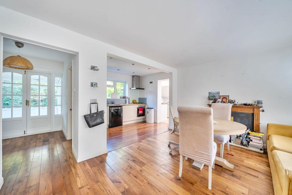 Kitchen room / Dining Room