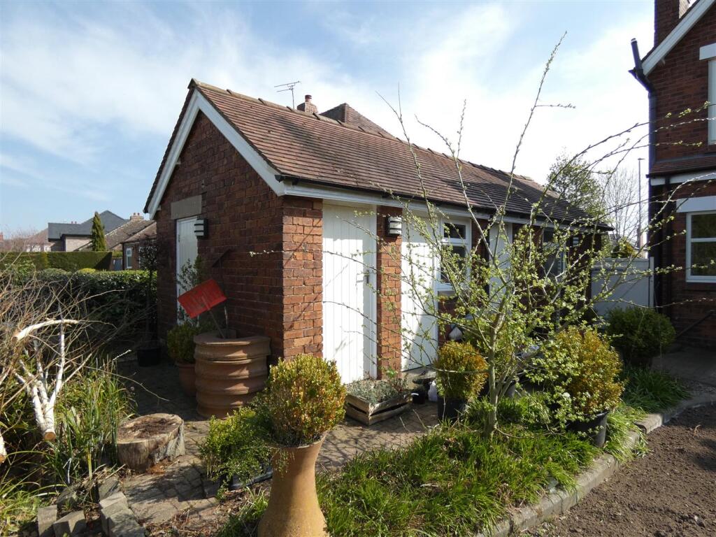 Utility Room &amp; Garage