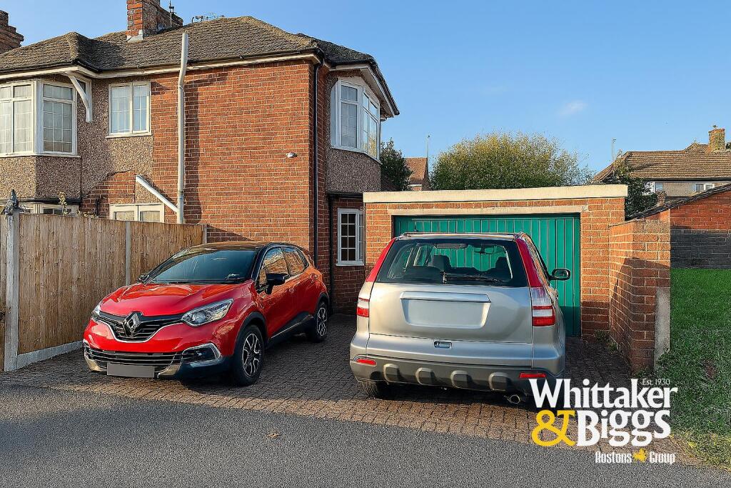 33 Junction Road External...JPG
