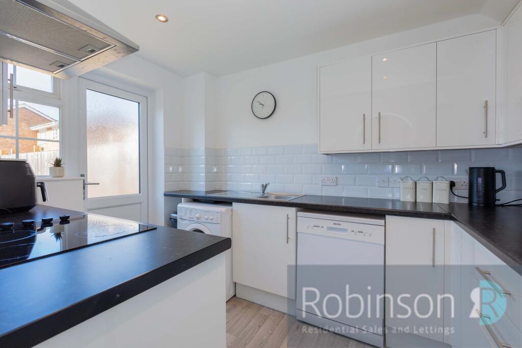 19 Lyneham Gardens-13