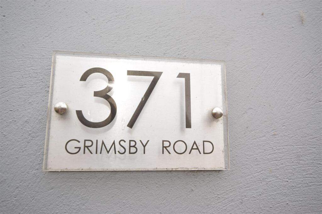 UTILITY ENTRANCE PORCH