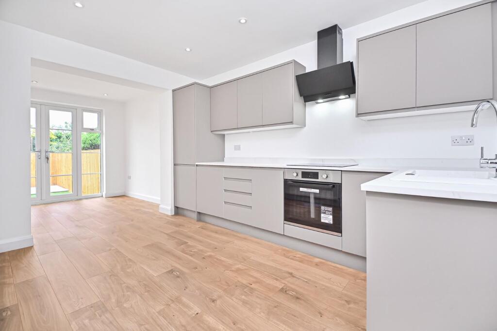 33 Ridgmont Drive Kitchen (4).jpg