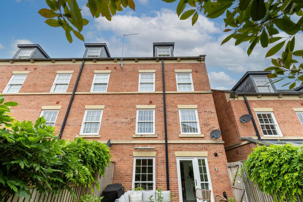 3CrownGreenCourt-26.jpg