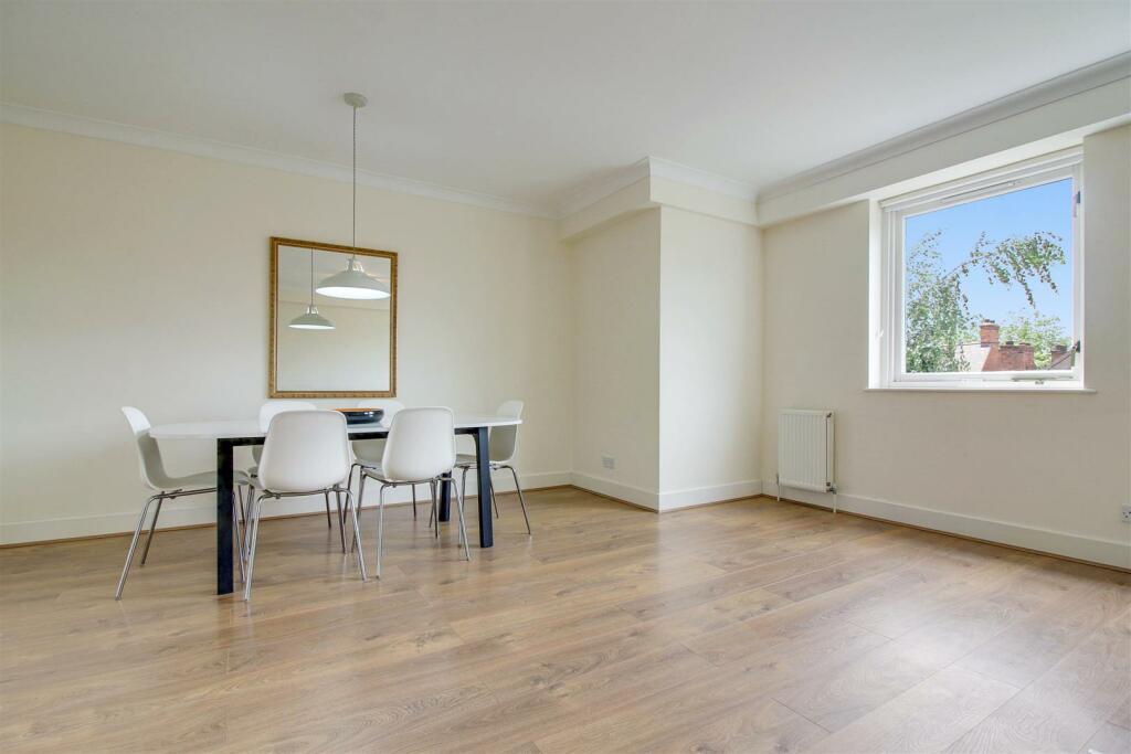 DINING AREA.jpg