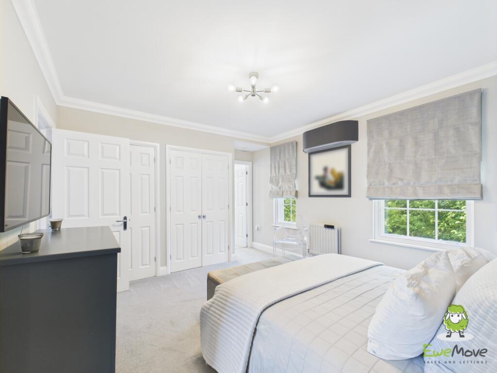 CAM03778G0-PR0247-STILL018