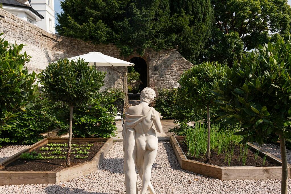 Hill House_ Garden