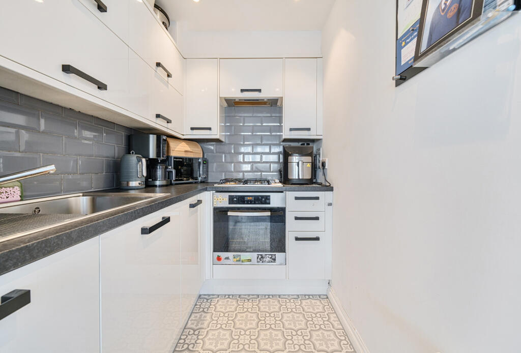 1295576-10-6824bf...