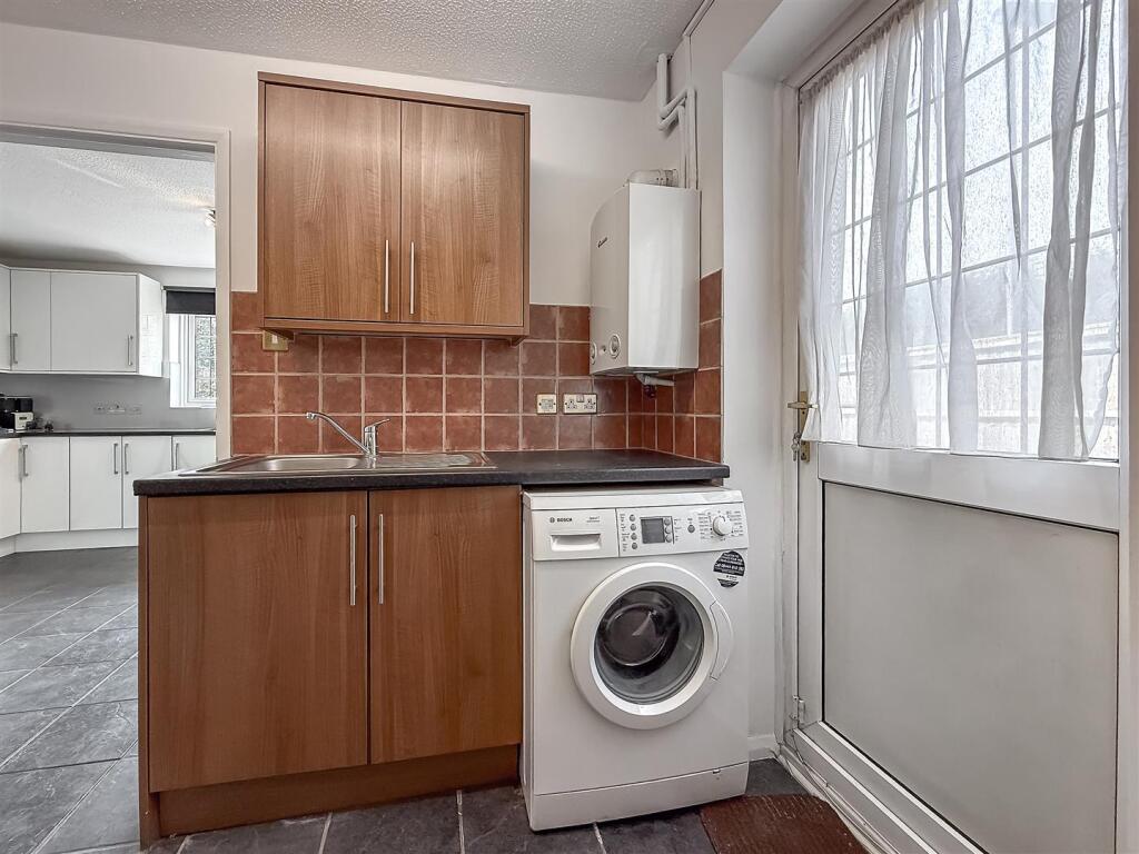 14HavercroftClose-33.jpg