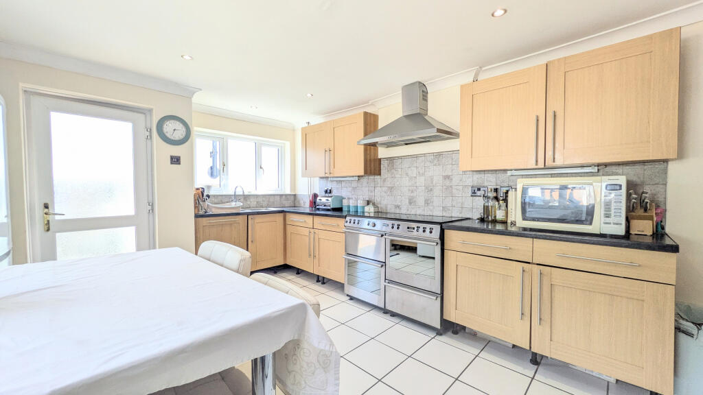 PXL_20250821_133332356~2